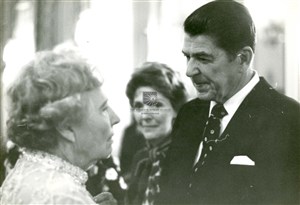 Image description is not available for 1977.090